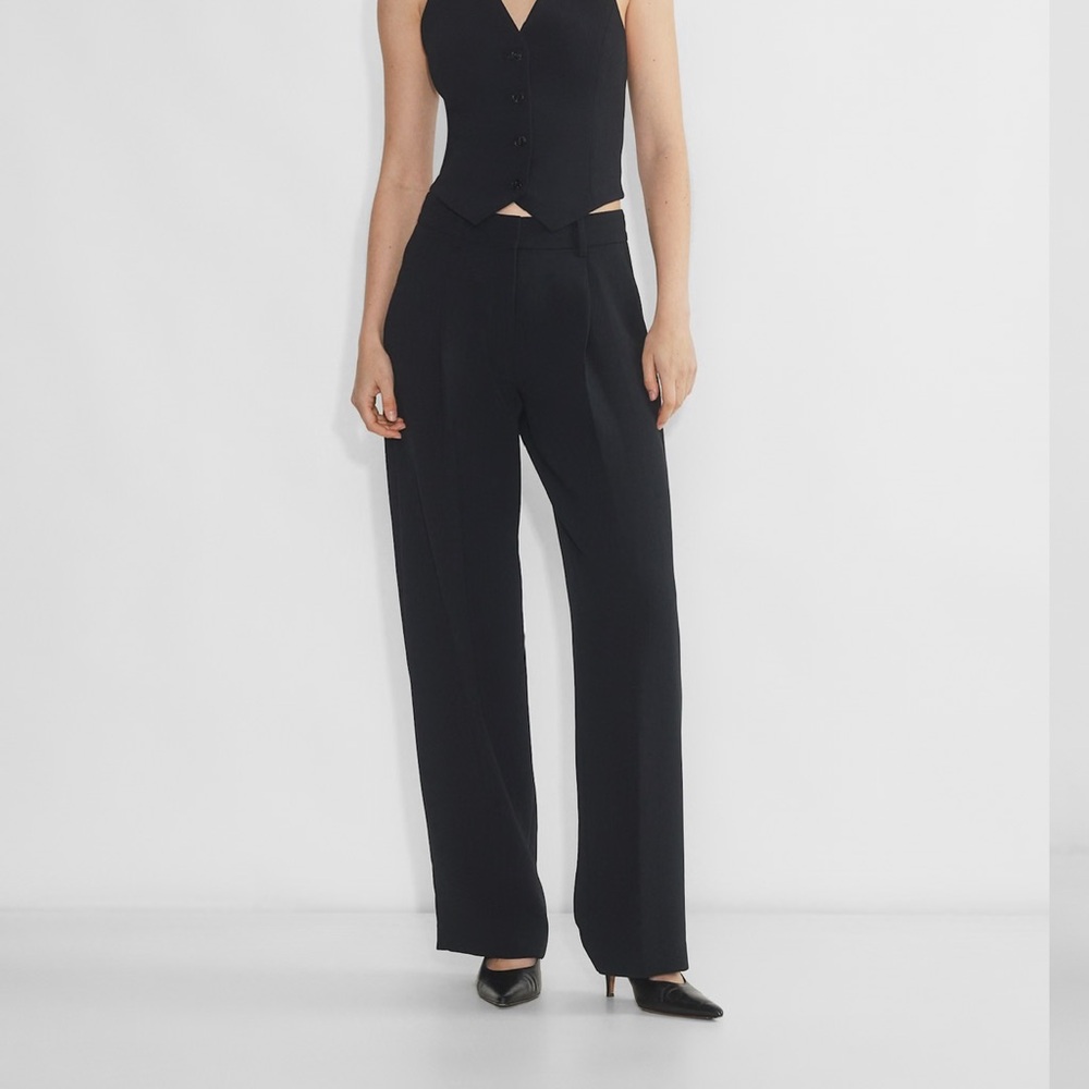 Aritzia Black Wilfred Effortless Pant with Wide-Leg High Waisted